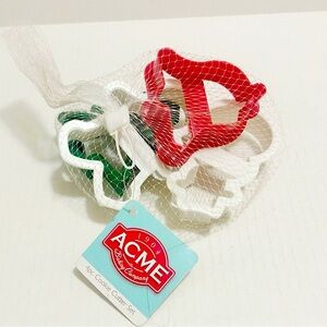 New Acme 4 Piece Christmas Cookie Cutter Set Tree, Bell Snowman, Gingerbread Boy